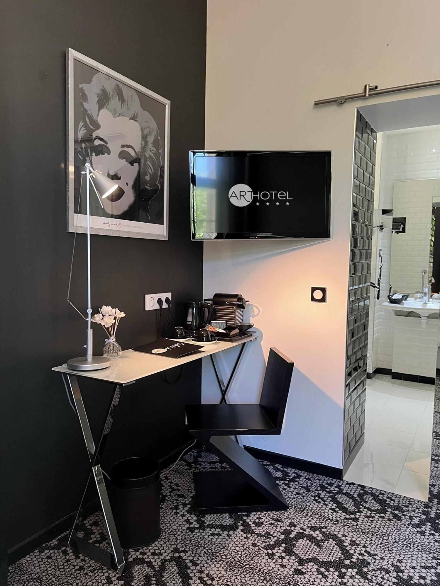 Art Hotel Rochecorbon Esterno foto